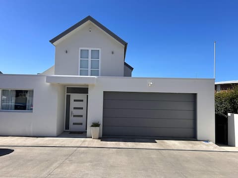 CBay 4 bedroom Appartment