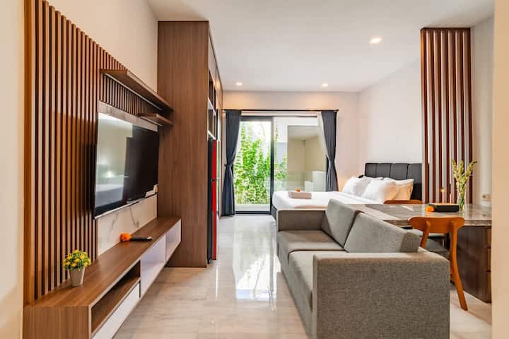 Charming 1-bedroom Apartment In Central Seminyak - Kuta