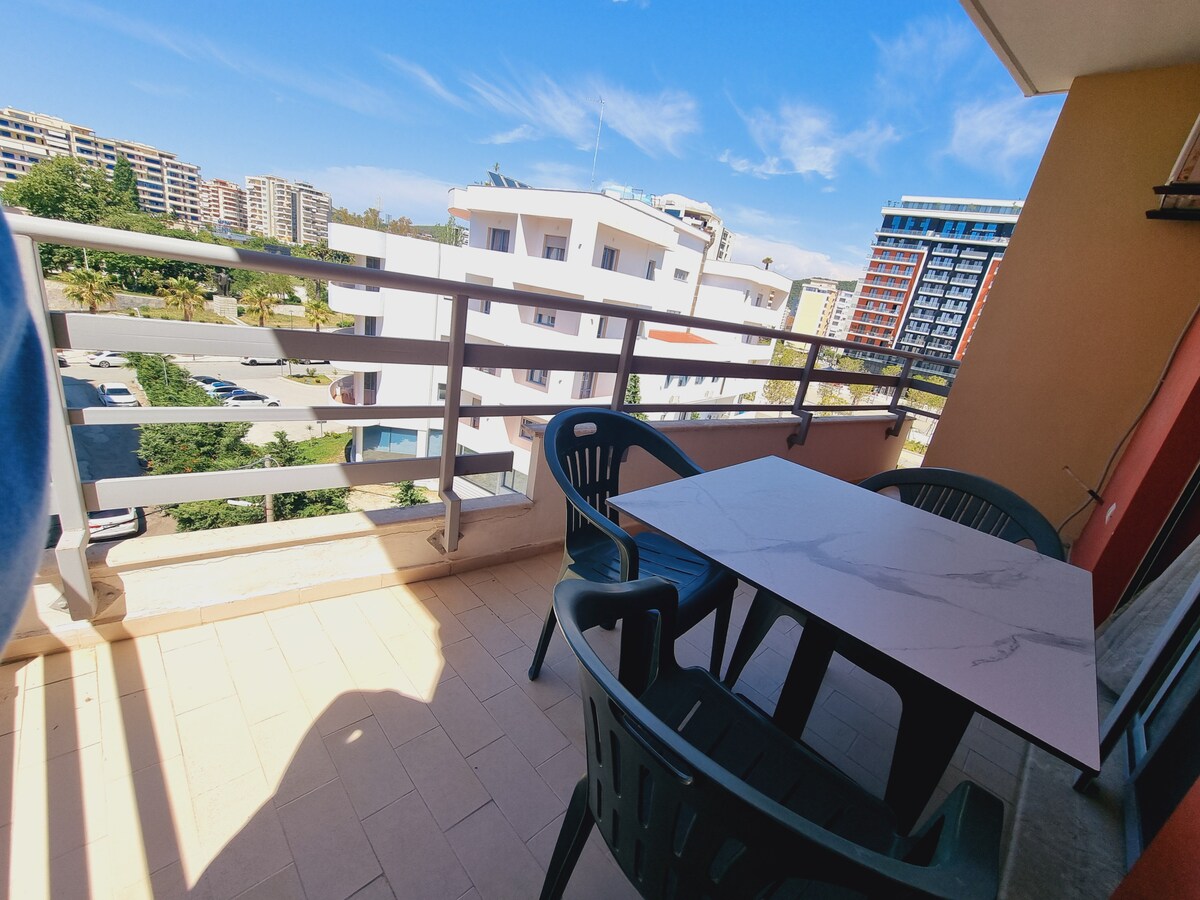 Listing 1176699746720104310