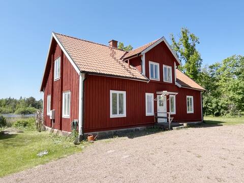 Charming house by Emån in Hälleforshult, Påskallav