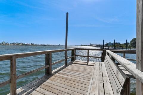 Sea La Vie Villa: Your Beach Paradise! Sleeps 7!