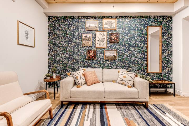 North House Historic Two Bedroom Facing Parliament gallery image 3