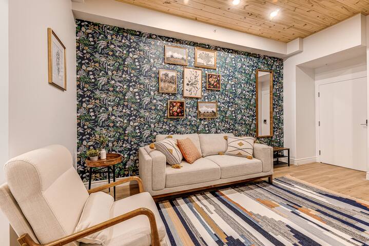 North House Historic Two Bedroom Facing Parliament gallery image 2