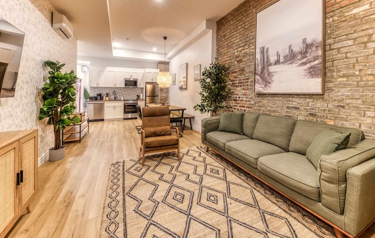 North House Bohemian Vieux Quebec Two Bedroom