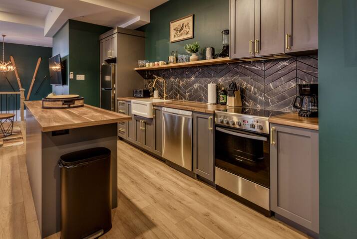 North House Majestic 3-Bedroom Designer Apartment gallery image 4