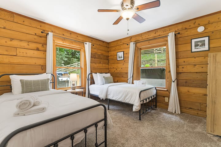 Hlavné poschodie - spálňa s dvoma samostatnými posteľami