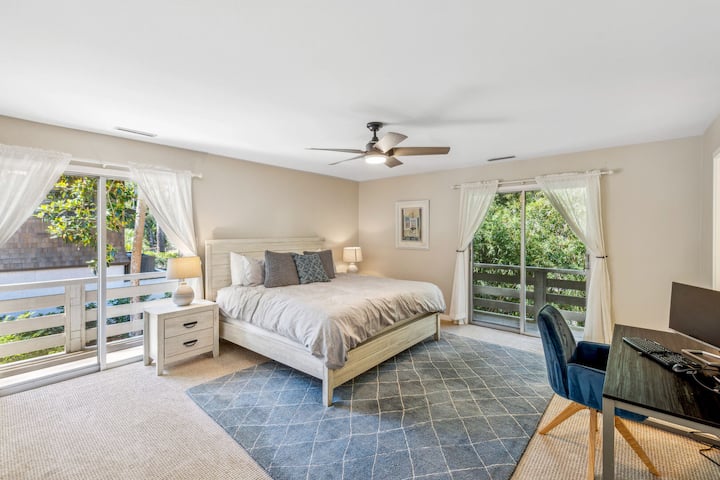 主套房3、三楼-加大双人床和独立全尺寸卫生间