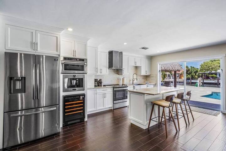 Modern intracoastal paradise gallery image 3