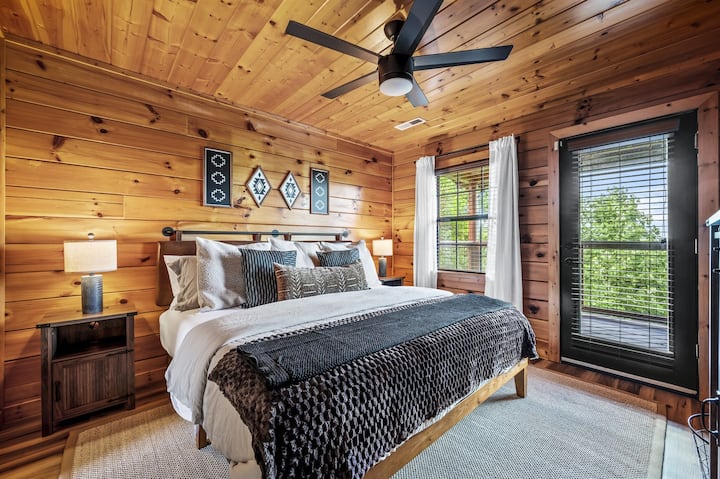 Bedroom 8 with King Bed and Direct Access to Back Deck