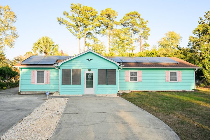5bd House~1.1mi To Beach~sleeps10bike&pet Friendly - Garden City, SC