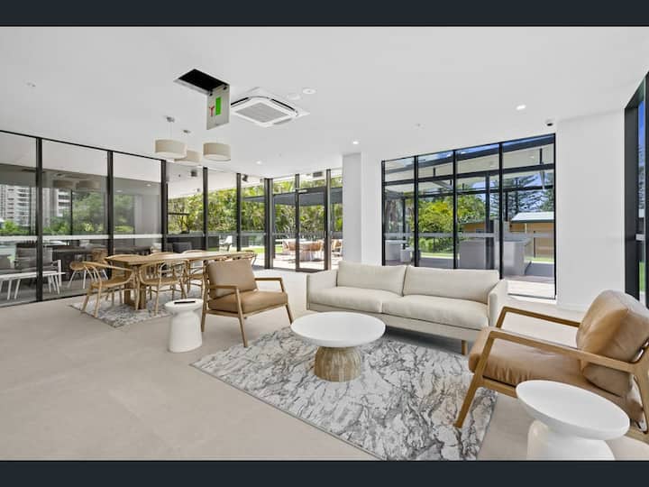 Stunning Sandbar Apartment - Close To Beach! - Gold Coast