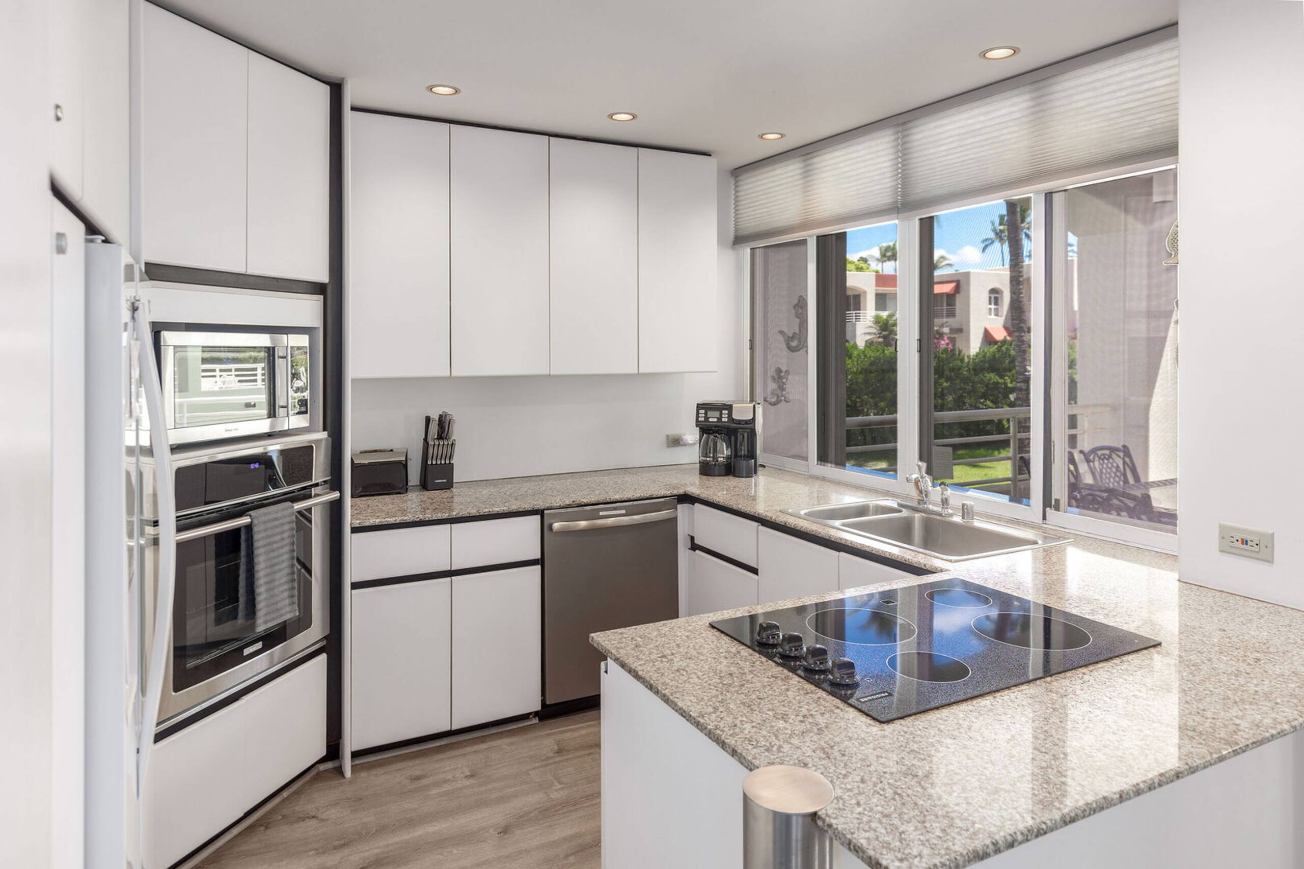 Condo in Kihei · ★4.33 · 1 bedroom · 2 beds · 2 private baths - Image 3