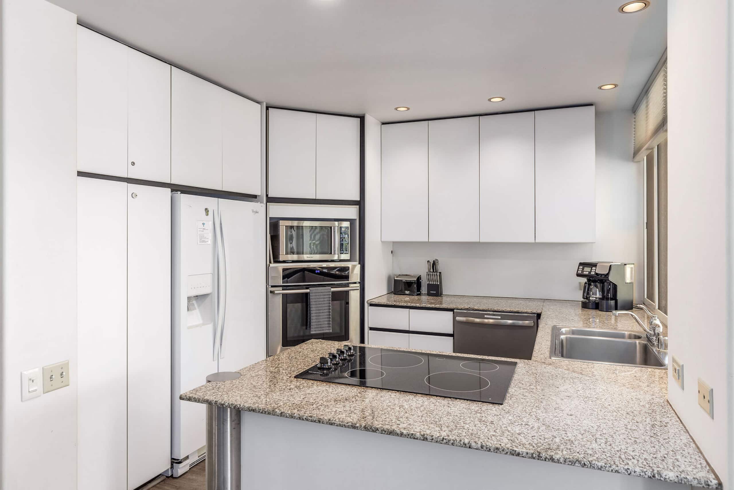 Condo in Kihei · ★4.33 · 1 bedroom · 2 beds · 2 private baths - Image 12
