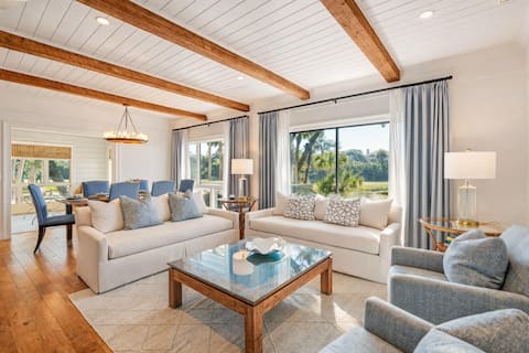 Peaceful Family Retreat - Steps from Beach (vV)