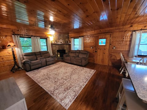 Successful Airbnb property: Mattew Mac's Mountain Shack in Cosby
