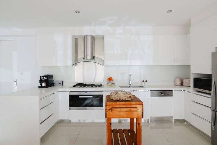 Fabulous Fitzroy with Parking gallery image 3