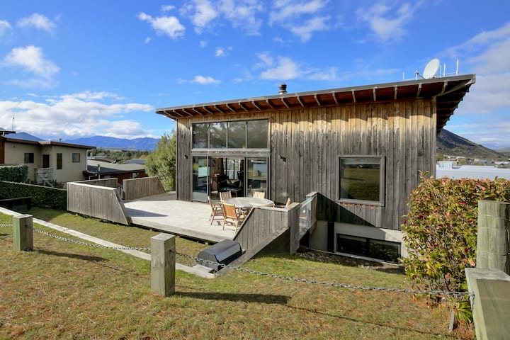 Anderson Heights | Spacious Stay With Lake Views - Wanaka