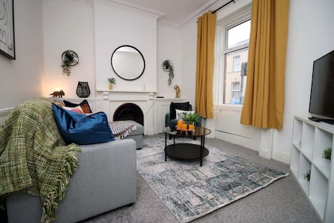 Top performing Airbnb: Spacious 4 bedroom house - Moira Lodge by Tŷ SA in Adamsdown