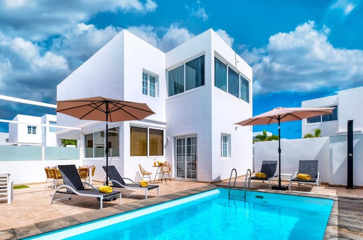 Villa Marina Oasis - Private Pool, Air-con And Sat - Playa Blanca