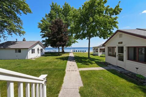 Family-Friendly Lakefront Retreat at "The Roost"