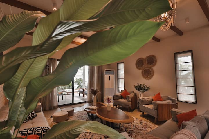 Living room image 11