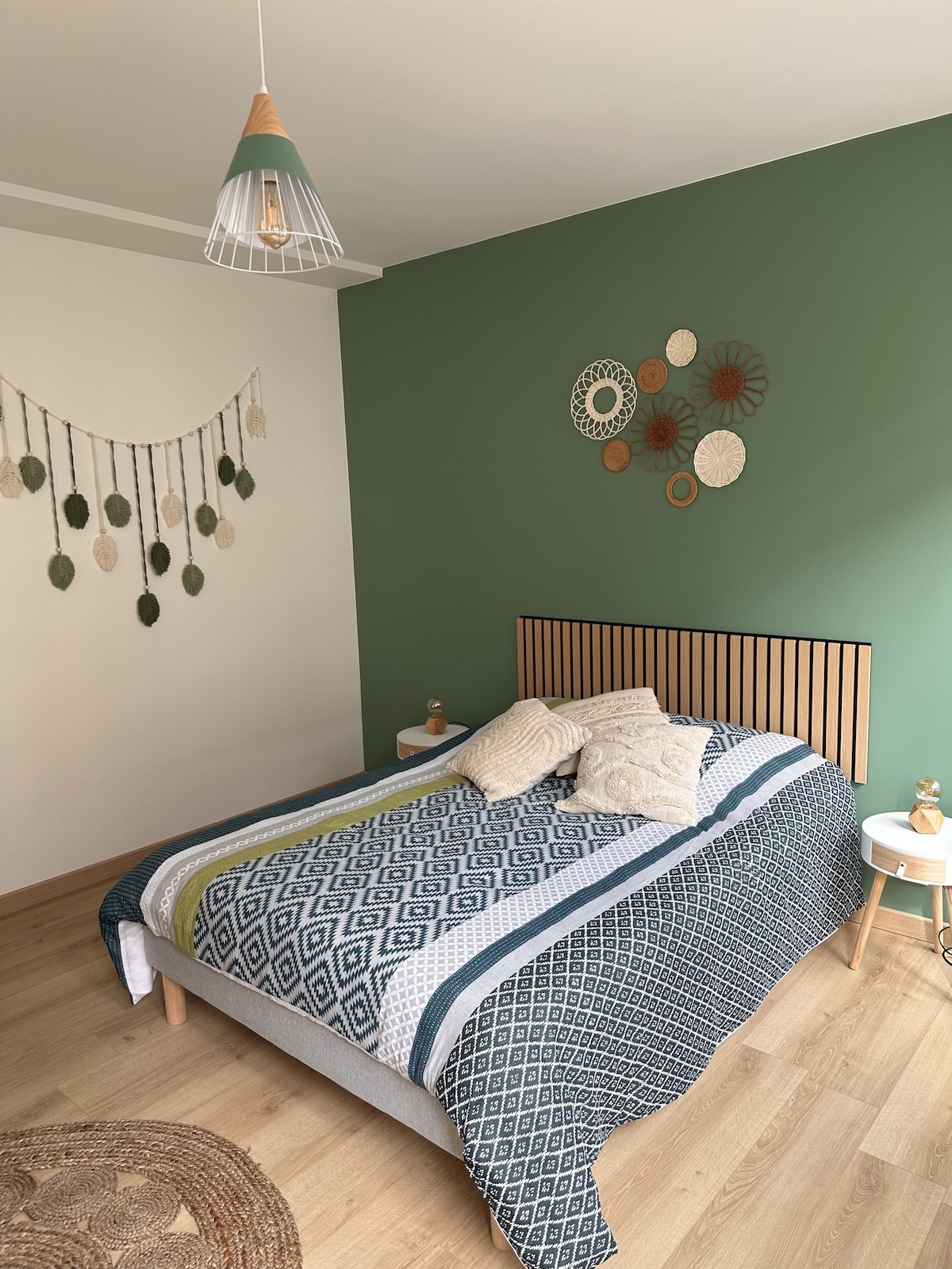 Popular Airbnb listing: Chic and Comfortable Duplex in Fécamp