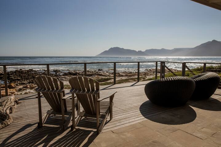 Taonga Villa Beach gallery image 4