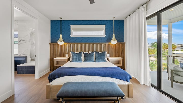 2ο επίπεδο διαβίωσης - Κύριο υπνοδωμάτιο - Με πρόσβαση στο μπαλκόνι