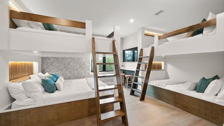 Bedroom 5 - Bunk Room