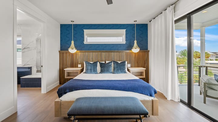 2nd Living Level - Master Bedroom - With Balcony Access