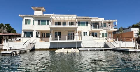 Fox River House - New Mega Dock coming January 202