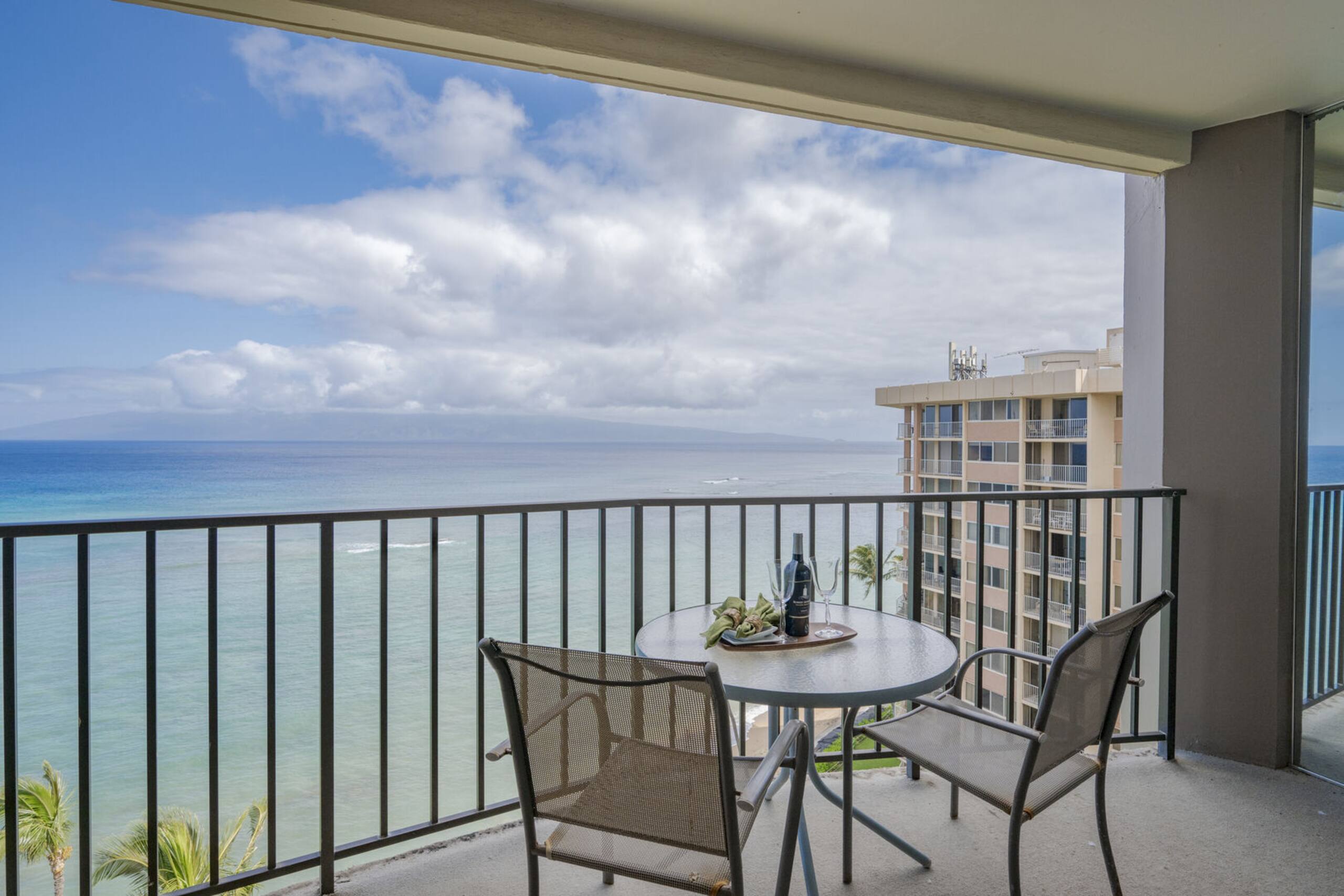 Condo in Lahaina · ★4.8 · 1 bedroom · 2 beds · 1 private bath - Image 5