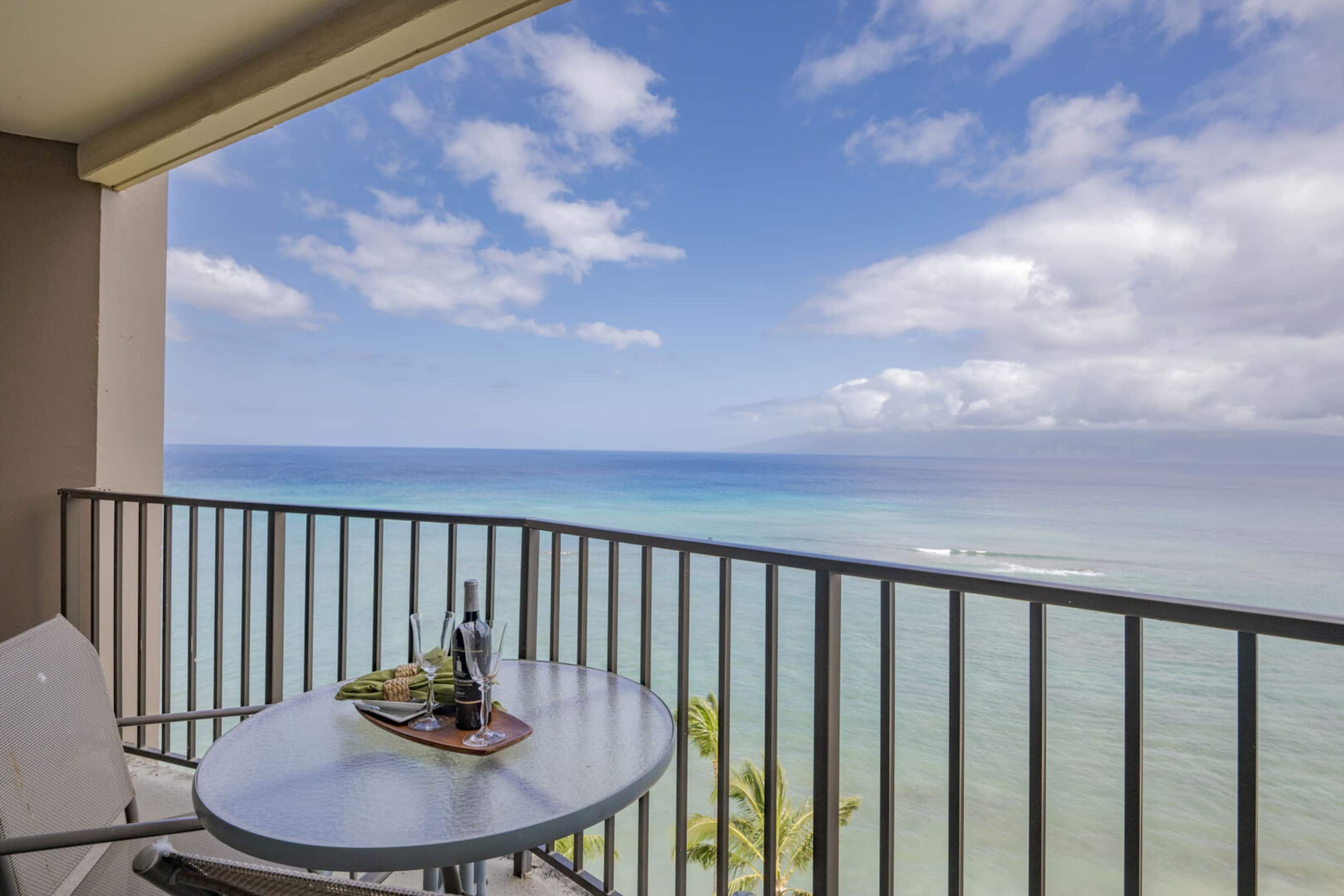 Condo in Lahaina · ★4.8 · 1 bedroom · 2 beds · 1 private bath - Image 4