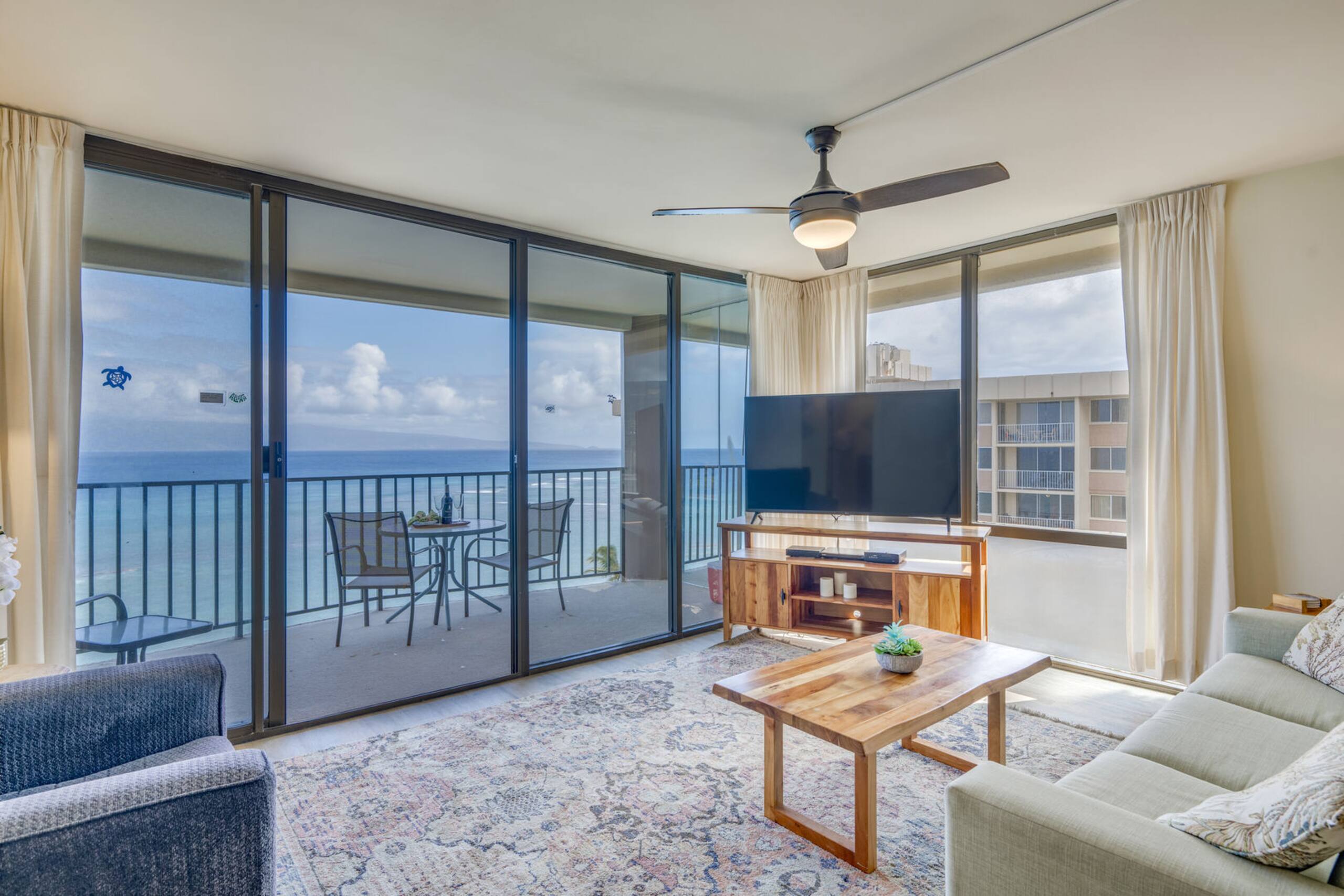 Condo in Lahaina · ★4.8 · 1 bedroom · 2 beds · 1 private bath - Image 2