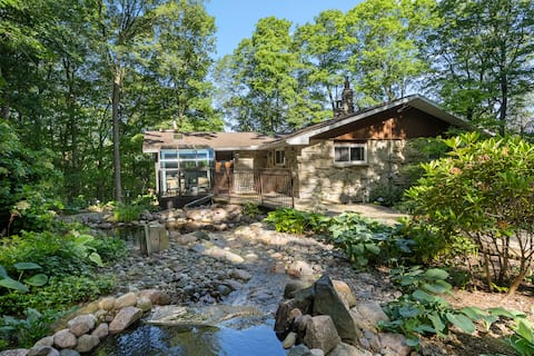 Waterfront! Bayview Bliss: 2 BR 2 Ba sleeps 8