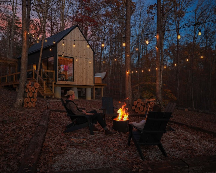 Cozy Cabin Getaway w/ Hot Tub
