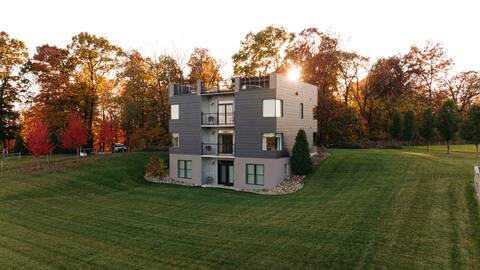 The Dwelling | Rooftop Terrace w/ VIEWS + Fire Pit