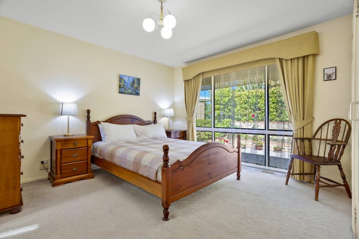 30 ถนนบัวนาวิสต้า - ห้องนอน 1