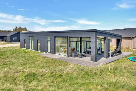 Lovely holiday home at Ulken 5