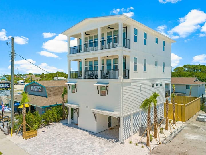 8022 Thomas Dr.