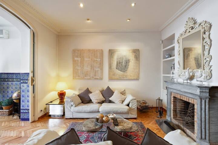 Huge historic 5BD with private Terrace!