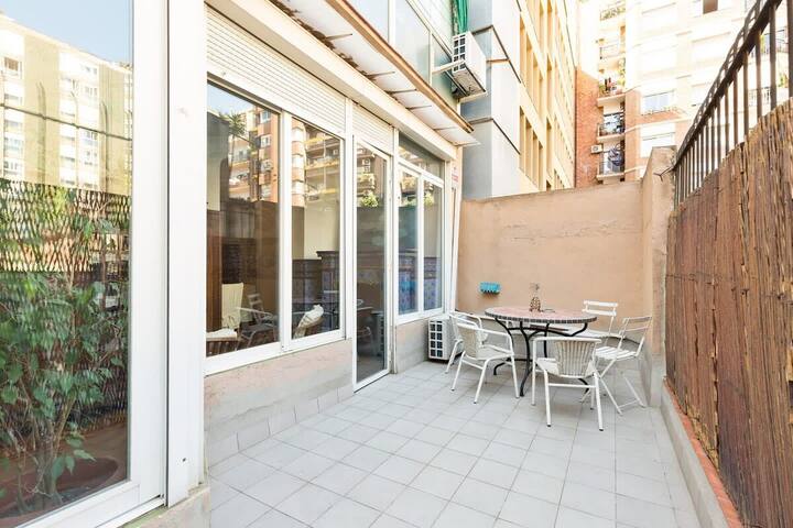 Huge historic 5BD with private Terrace! gallery image 5