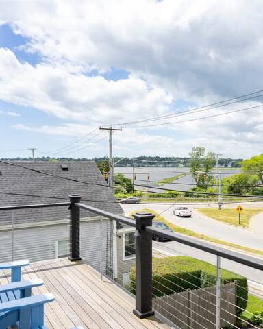 Family-Friendly 4BR, Near Newport, Walk to Beach gallery image 3