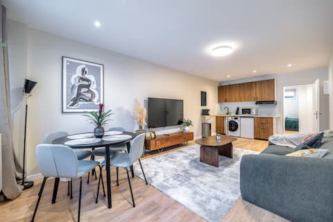 Renovated apartment ~ Chatillon