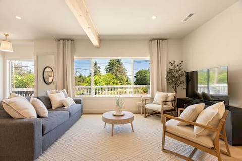 Newly Renovated Home w/Hot Tub And Guest Suite