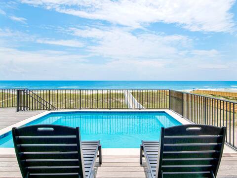 Luna Azul | Beachfront Views + Pool!