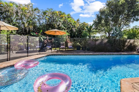 The Springs - 4BR Retreat + Big Heated Pool