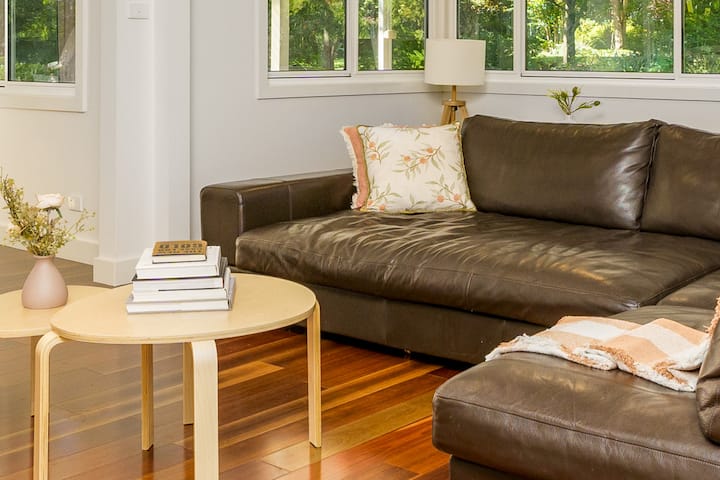 Garden Precinct 3br, Walking Distance To Airport - Queanbeyan