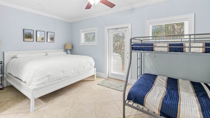 Soba s bračnim krevetom (160x200) i krevetom na kat br. 1