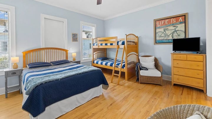 Soba s bračnim krevetom (160x200) i krevetom na kat br. 2